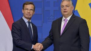 El primer ministro húngaro, Viktor Orbán, y su homólogo sueco, Ulf Kristersson, este viernes en Budapest.