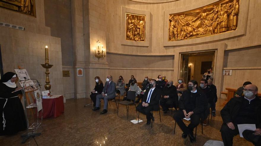 La Real Capilla, en la que se encuenttra el sepulcro de Sant Pasqual, ha sido el lugar elegido para presentar el matasellos de Correos para dar a conocer al mundo la basílica.