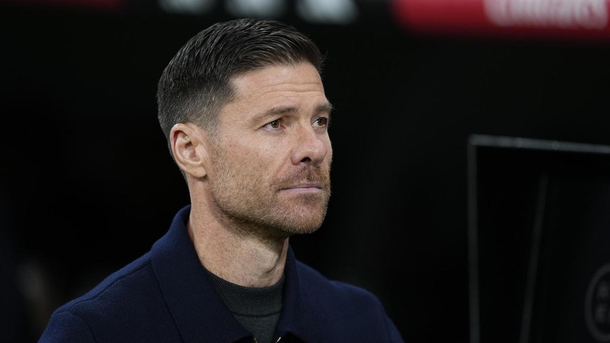 Xabi Alonso se cansa de Florentino y Arbeloa le sustituye en el Real Madrid