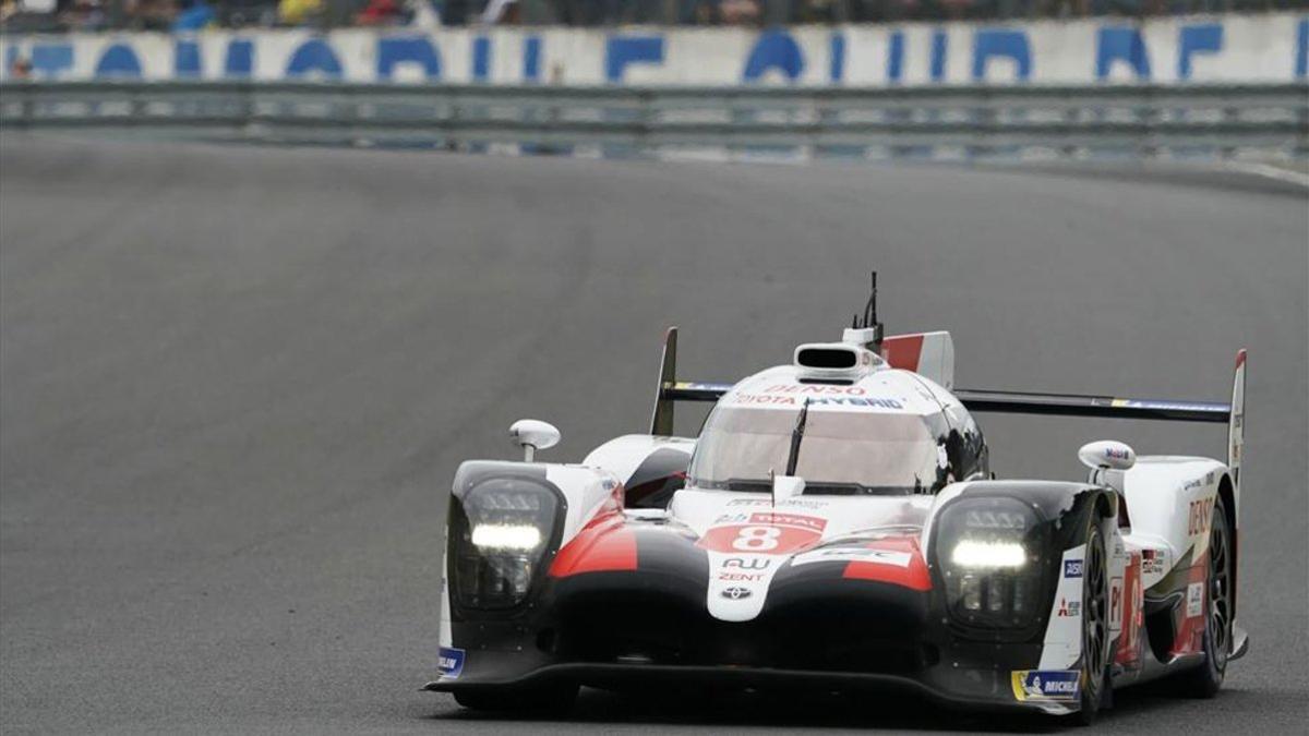 El Toyota Gazoo Racing de Alonso rodando en Le Mans