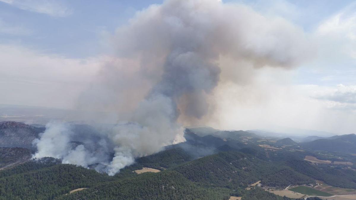 Columna de fum de l'incendi de l'Anoia