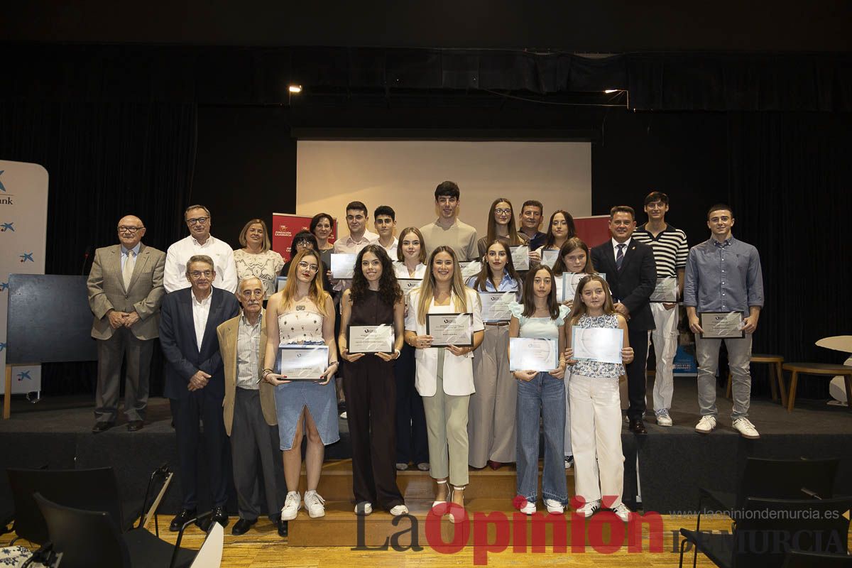 Entrega de los premios de la Fundación Robles Chillida a estudiantes caravaqueños