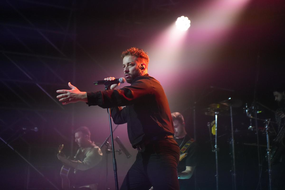 Los Caños llenan de música y nostalgia la plaza de toros de Córdoba
