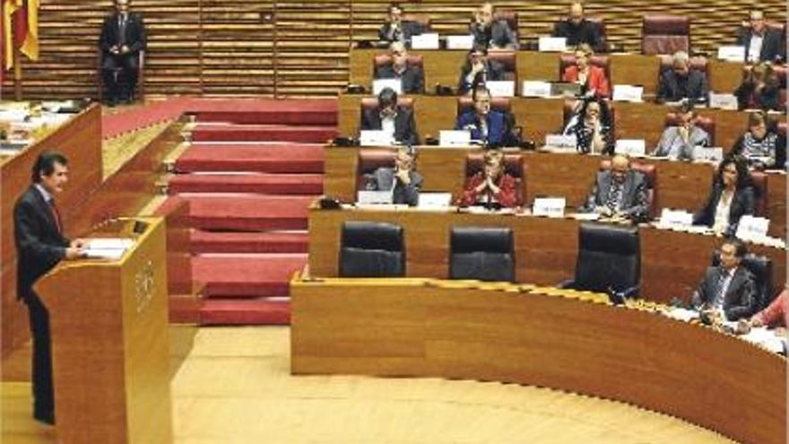 El proyecto de ley orgánica para reducir los parlamentarios se debatirá en Les Corts.