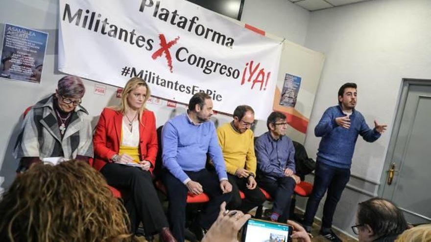 Afines a Pedro Sánchez consiguen más de 400 firmas en la Vega exigiendo primarias en el PSOE
