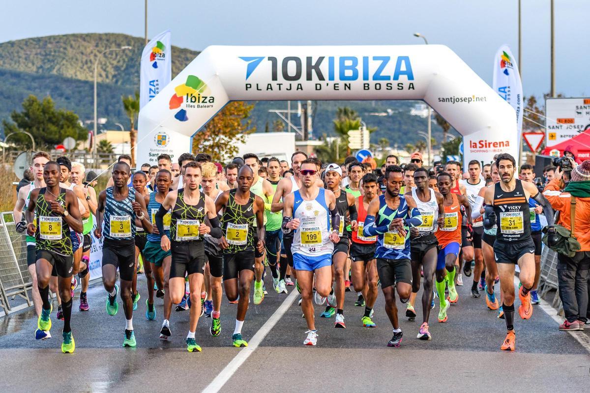 Salida de los corredores en una de las ediciones anteriores de la 10k Ibiza-Platja d´en Bossa