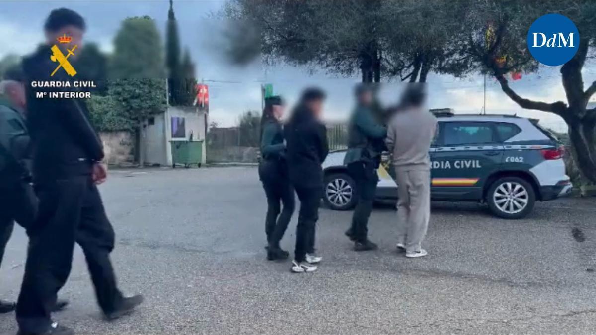 Detienen a tres jóvenes por robar una furgoneta en Campos y tener un accidente con ella