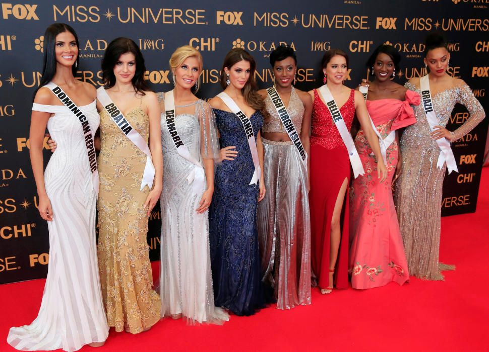 Miss Universe candidates pose for a picture ...