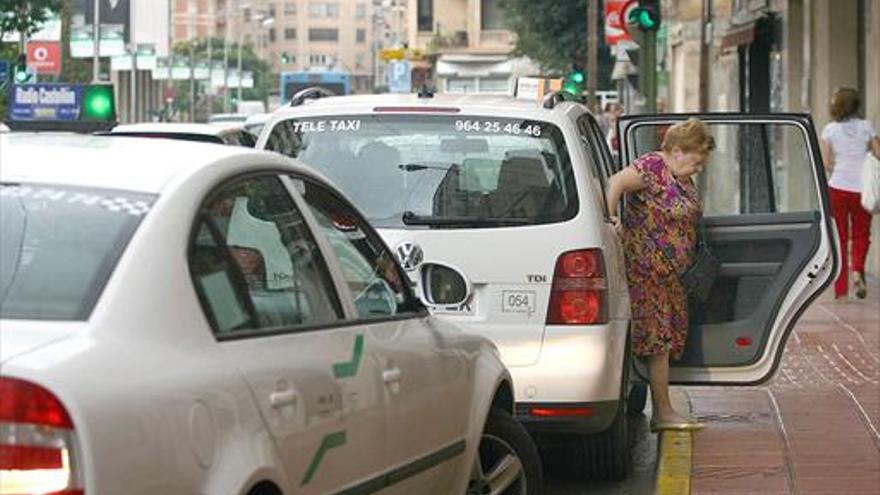 Los alcaldes de Orpesa, la Pobla y Cabanes respaldan a sus taxistas