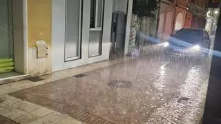 Una tormenta descarga con fuerza en Gandia y Oliva