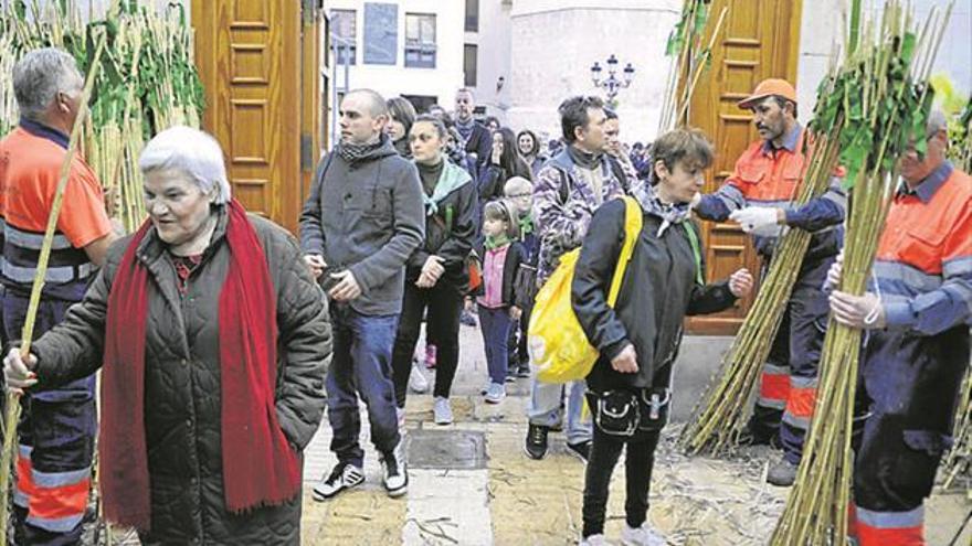 El reparto de ‘les canyes’ en el Mercat Central, el inicio de todo