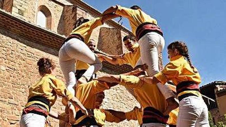 Castells, bastoners i l&#039;estrena d&#039;un gegantó a Santpedor