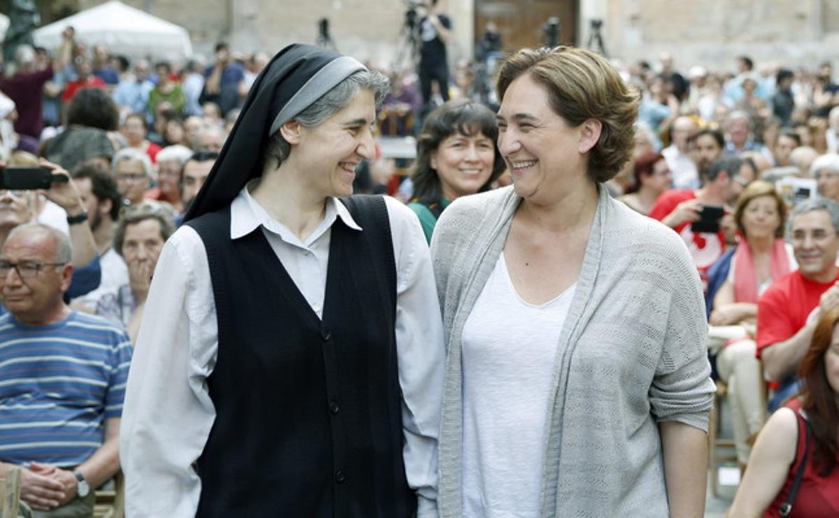 Forcades ha expressat el seu suport a la candidatura a Barcelona d’Ada Colau. Forcades ha expressat el seu suport a la candidatura a Barcelona d’Ada Colau.