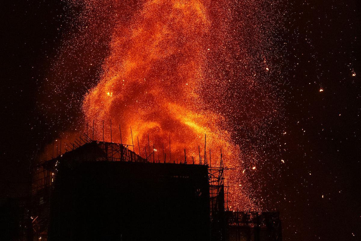 Flames engulf a building after a fire broke out at Wang Fuk Court, a residential estate in the Tai Po district of Hong Kongs New Territories, Wednesday, Nov. 26 2025. (AP Photo/Chan Long Hei)