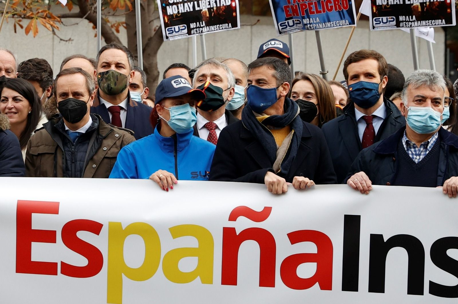 Casado y Abascal en una protesta de policías.