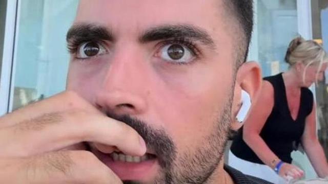 La sorpresa del turista en Ibiza al ver la escena de la carrera por la hamaca.