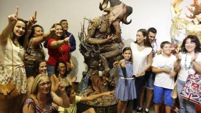 El ninot de El Fauno se salva del fuego