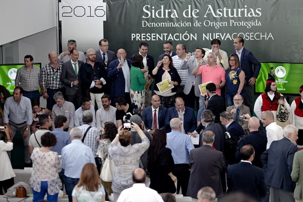 Salón de la sidra en Gijón