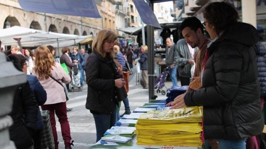 Ecoparque móvil situado en la Plaza del Ayuntamiento de Sueca.