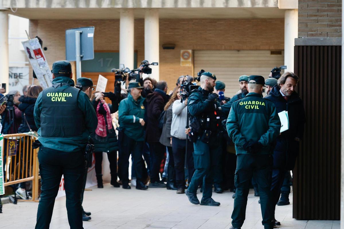 José Manuel Cuenca llega a los juzgados de Catarroja para el careo que mantendrá con Salomé Pradas