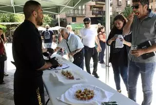 La reinterpretación de la ensalada murciana, la mejor tapa de la Región, se degusta en la Plaza del Romea de Murcia
