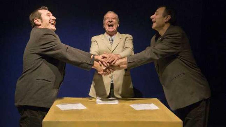 Os tres integrantes de Fulano, Mengano e Citano nunha representación de &quot;Viva a crise!!&quot;.