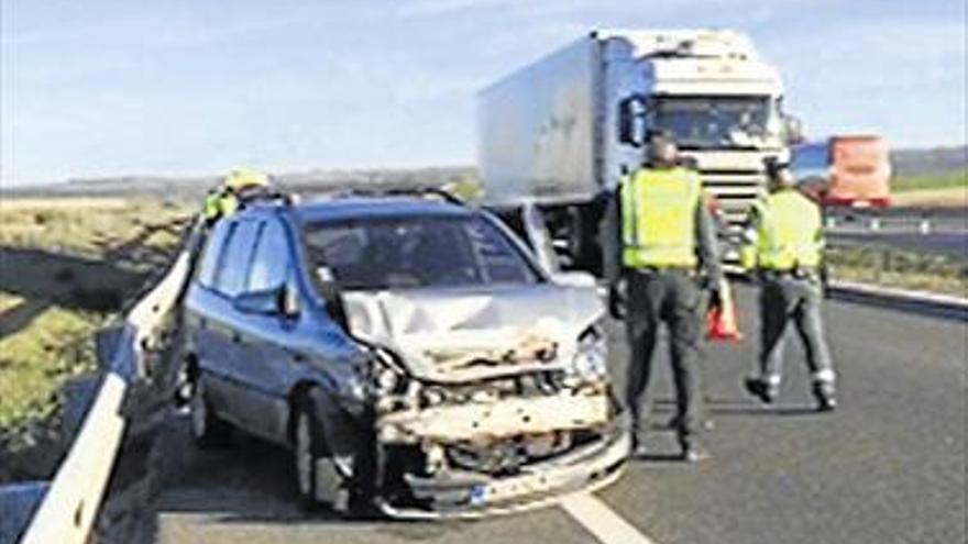 El guardia civil que mató a tiros a un conductor en la A-3 alega locura y creía que era un yihadista