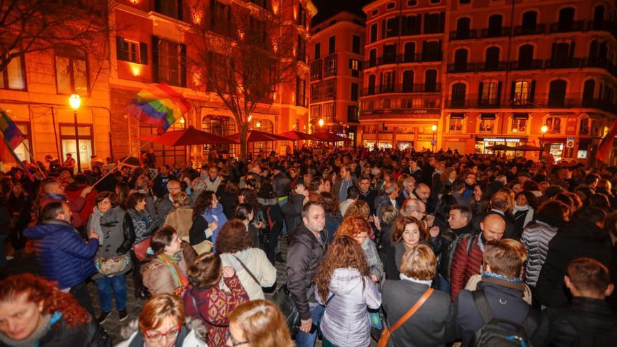 Demo auf Mallorca gegen Regierungsbeteiligung von Vox in Andalusien