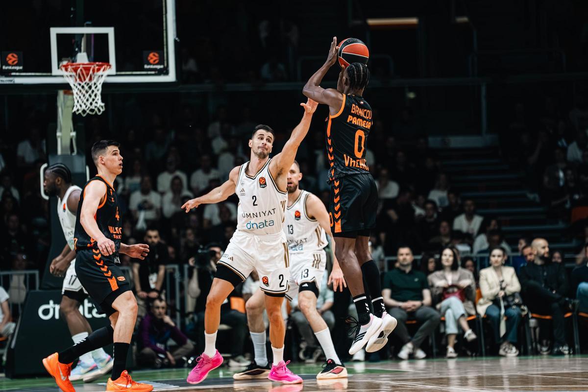 Brancou Badio, en el partido de este viernes ante el Dubai Basketball en partido jugado en Sarajevo.