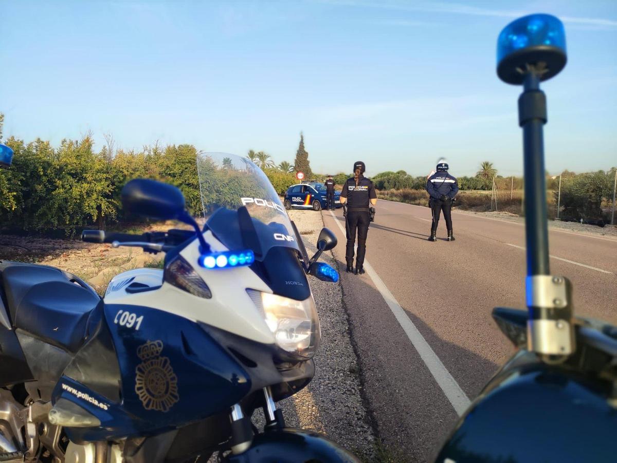 Un operativo de la Policía Nacional en Elche, en imagen de archivo.