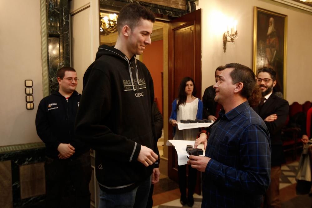 Recepción al Unión Financiera Oviedo en el Ayuntamiento tras ganar la Copa.