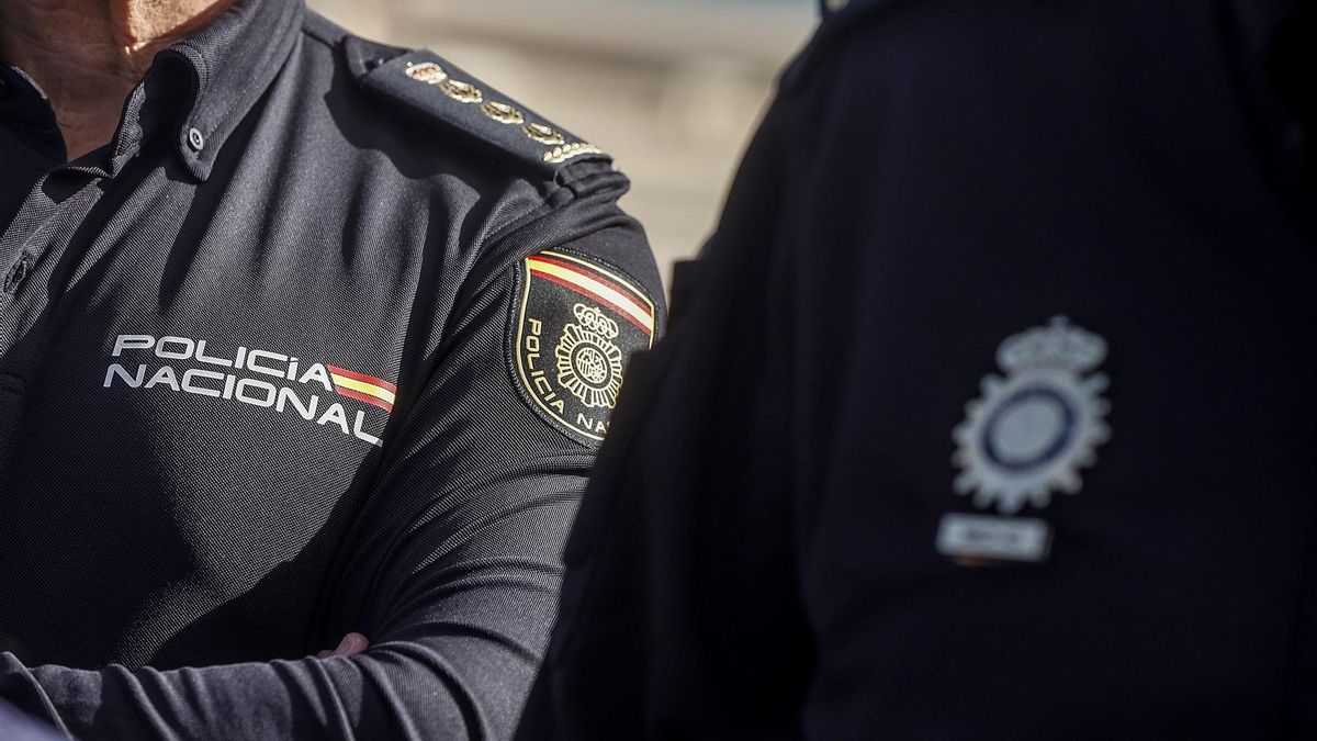 Dos agentes de Policía Nacional, en una imagen de archivo.
