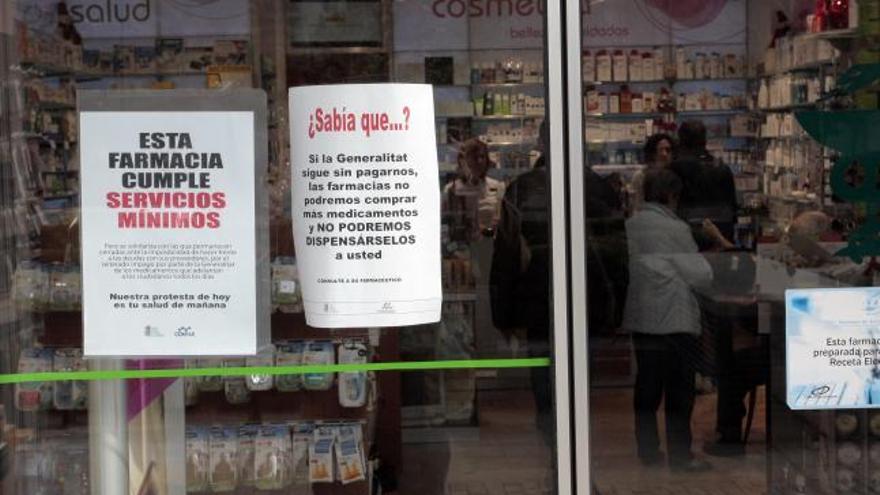 Las farmacias de la Comunitat Valenciana colocaron carteles por los impagos el año pasado