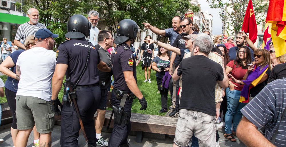 Tensión entre partidarios y detractores del referéndum en Alicante