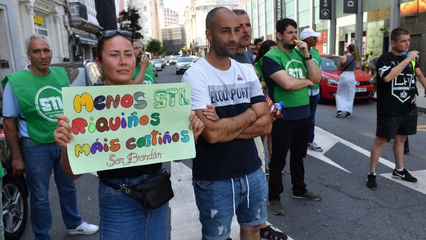 Trabajadores de panaderías coruñesas, durante una manifestación en julio de 2023.