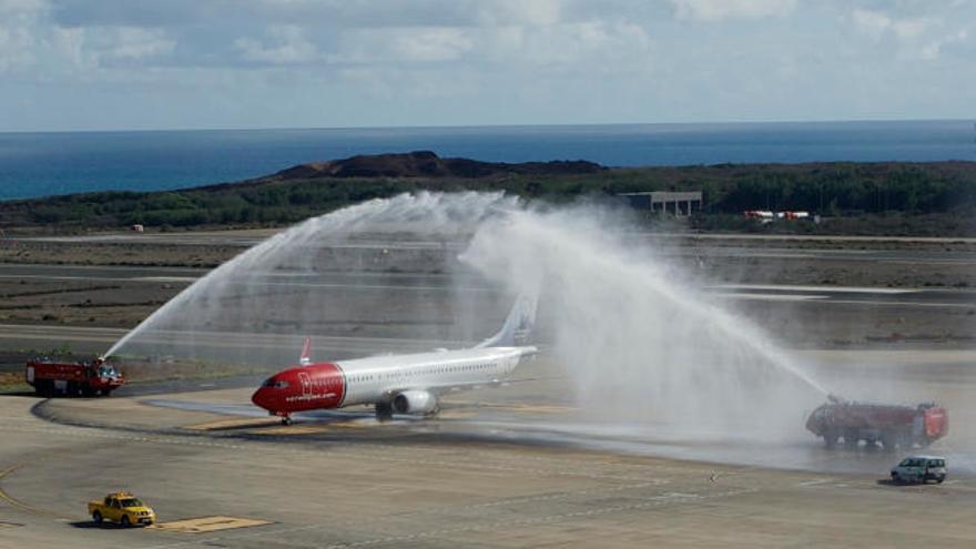 Imagen de archivo de la inauguración de una ruta de Norwegian en Gando.