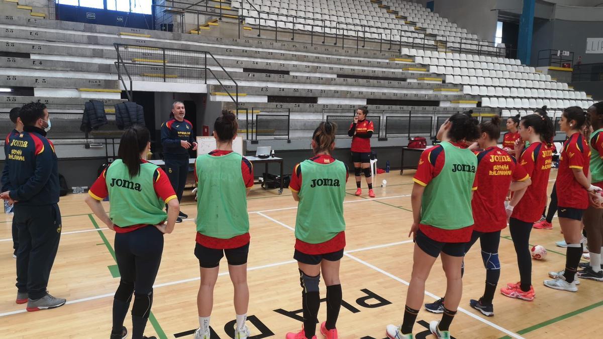 La selección española de balonmano llega a Llíria para preparar Preolímpico