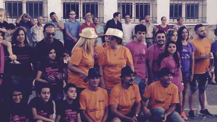 Jóvenes peñistas durante uno de los actos programados durante los festejos.