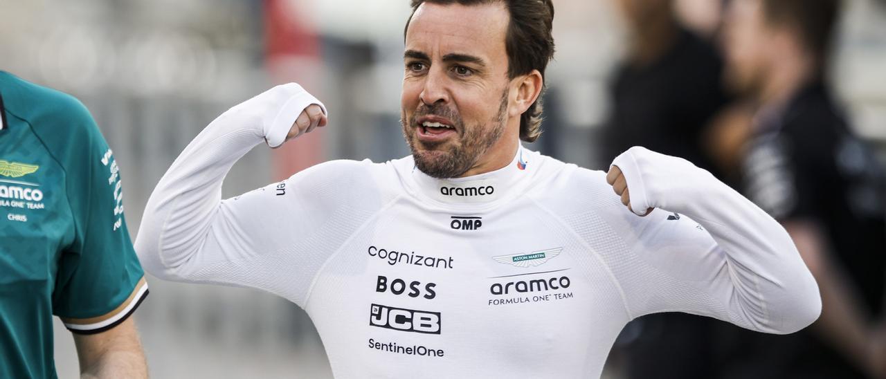 Alonso explica su elección por Aston Martin y confirma contactos con Red Bull