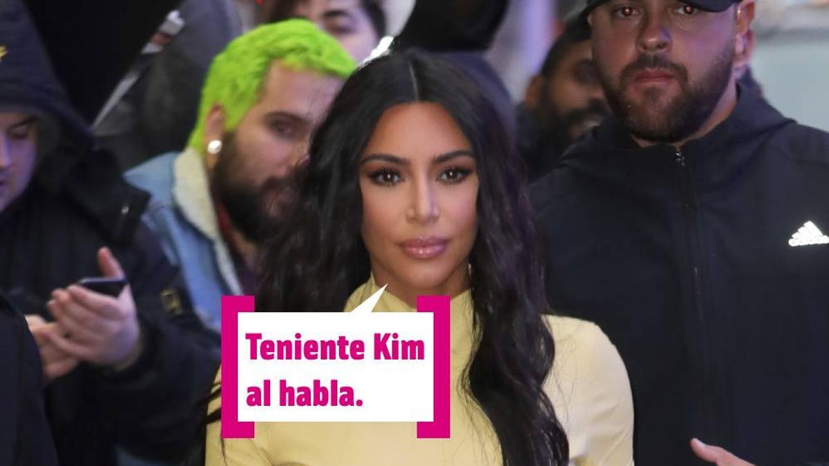 Kim Kardashian de amarillo