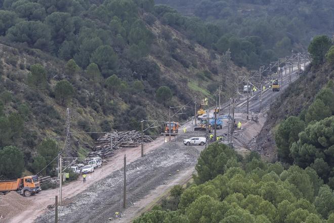 Un sindicat vol que s’investiguin 5 professionals d’Adif i dues empreses més