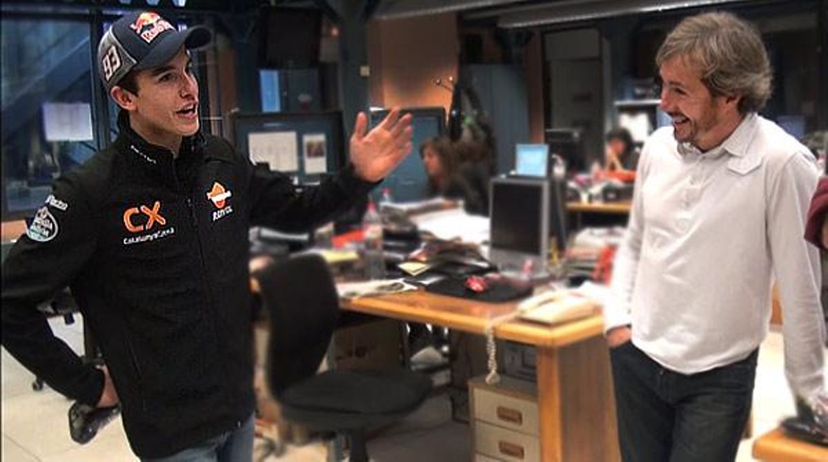El campió del món de Moto2, a la redacció d’EL PERIÓDICO.