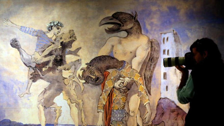El Centro Cultural Bancaja de Valencia inaugura la exposición sobre grabados del pintor malagueño Pablo Picasso que resumen la visión del artista de la mitología clásica.