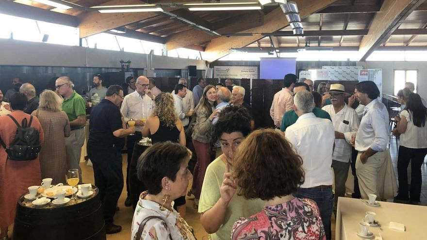 Paco Mulero, la Asociación Extremeña de Enólogos y el restaurante Las Corchuelas, premios de Iberovinac