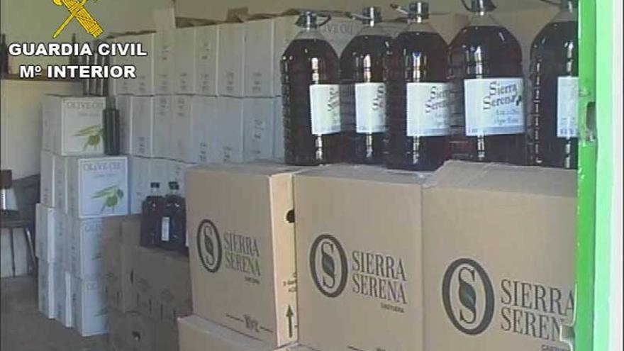 La Guardia Civil recupera 3.000 litros de aceite de oliva robados en Castuera