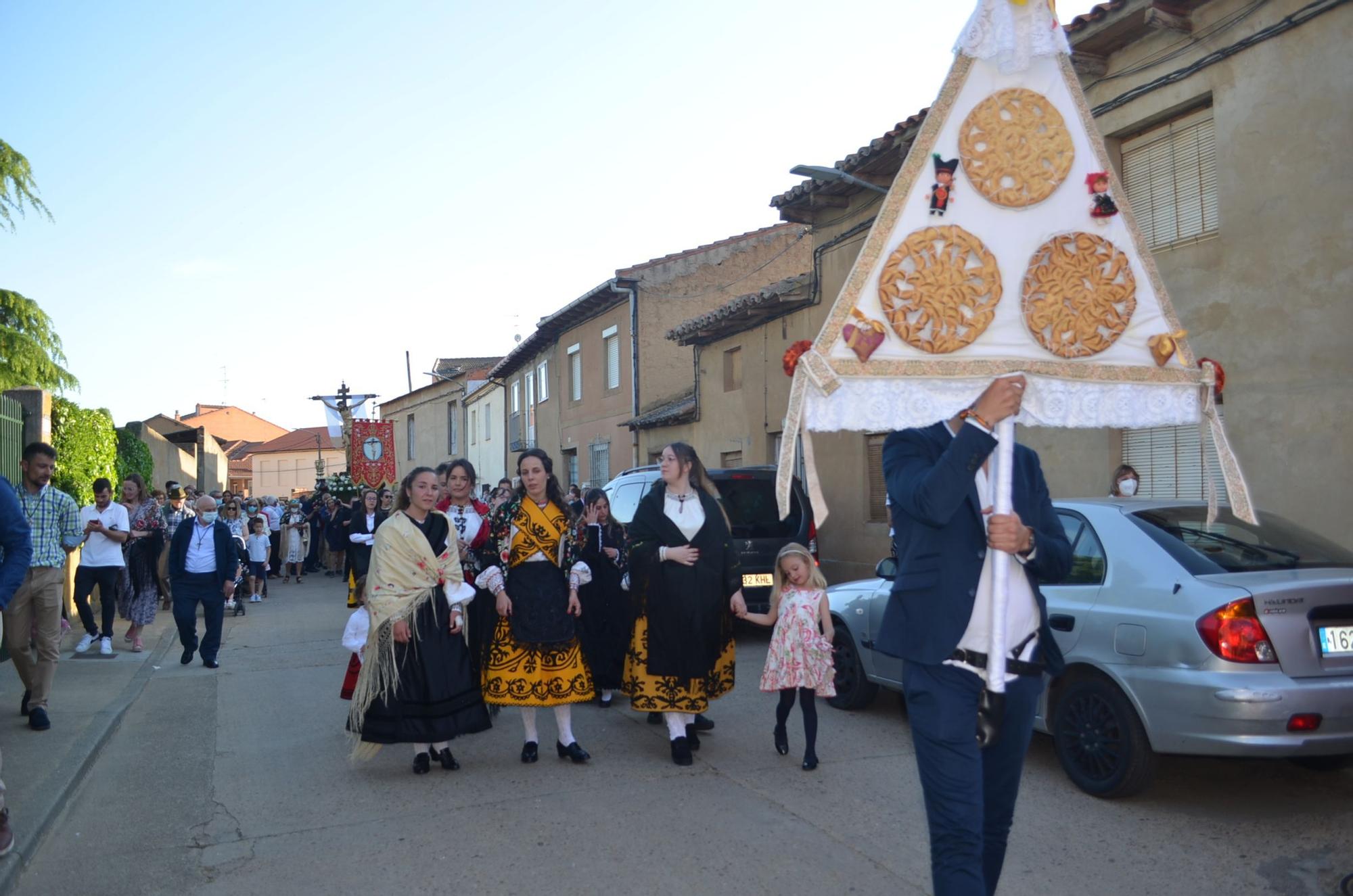 Así celebra Santa Cristina la procesión del Cristo