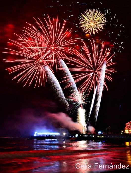 Espectáculo de fuegos artificiales tras el entierro de la sardina