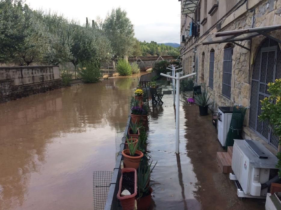 El desbordament del canal del Burés a Castellbell