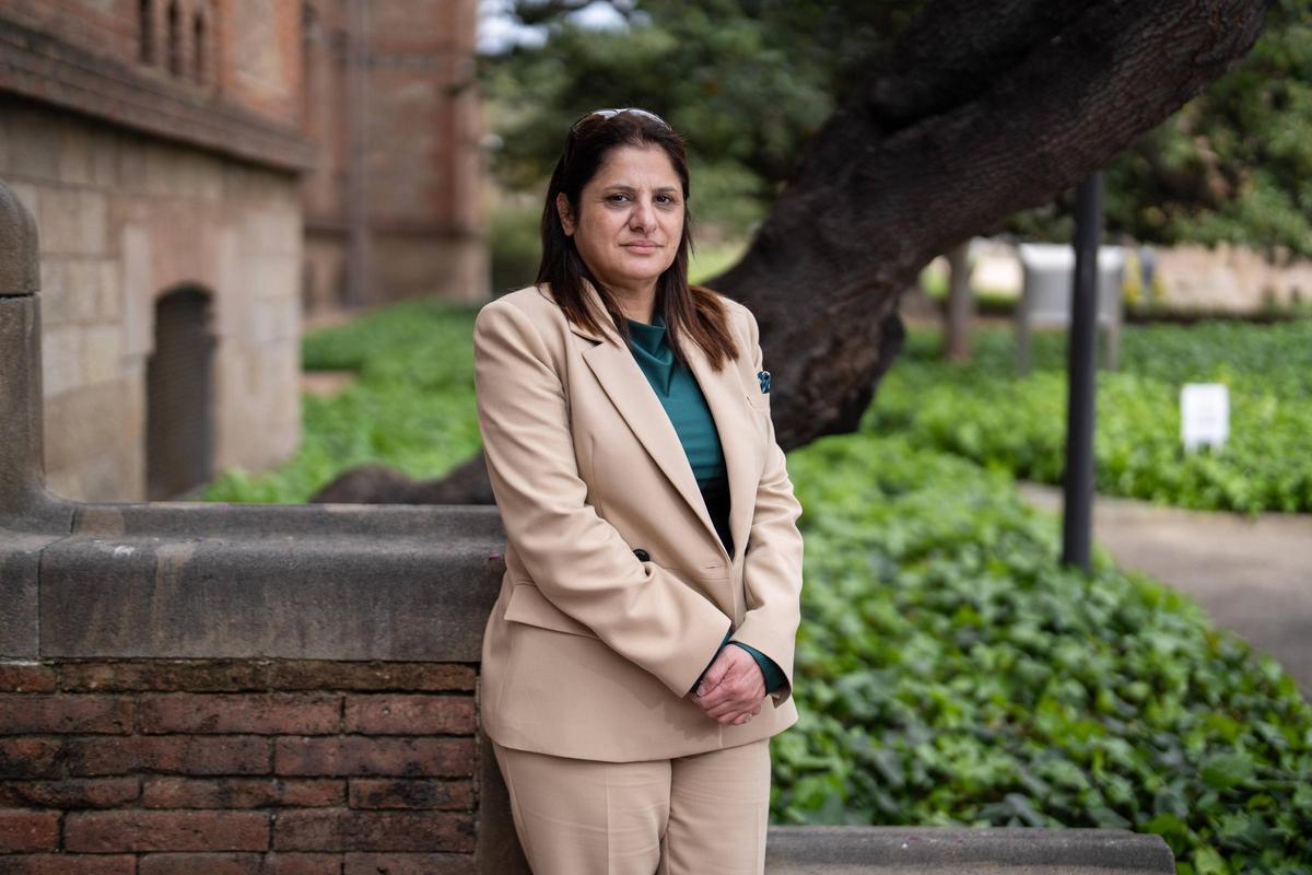 Mona Abouzeid, directora de la administración del hospital Hikmat al-Amine
