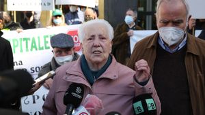 Protesta perquè la dona desnonada per error a l’Hospitalet pugui recuperar les seves pertinences